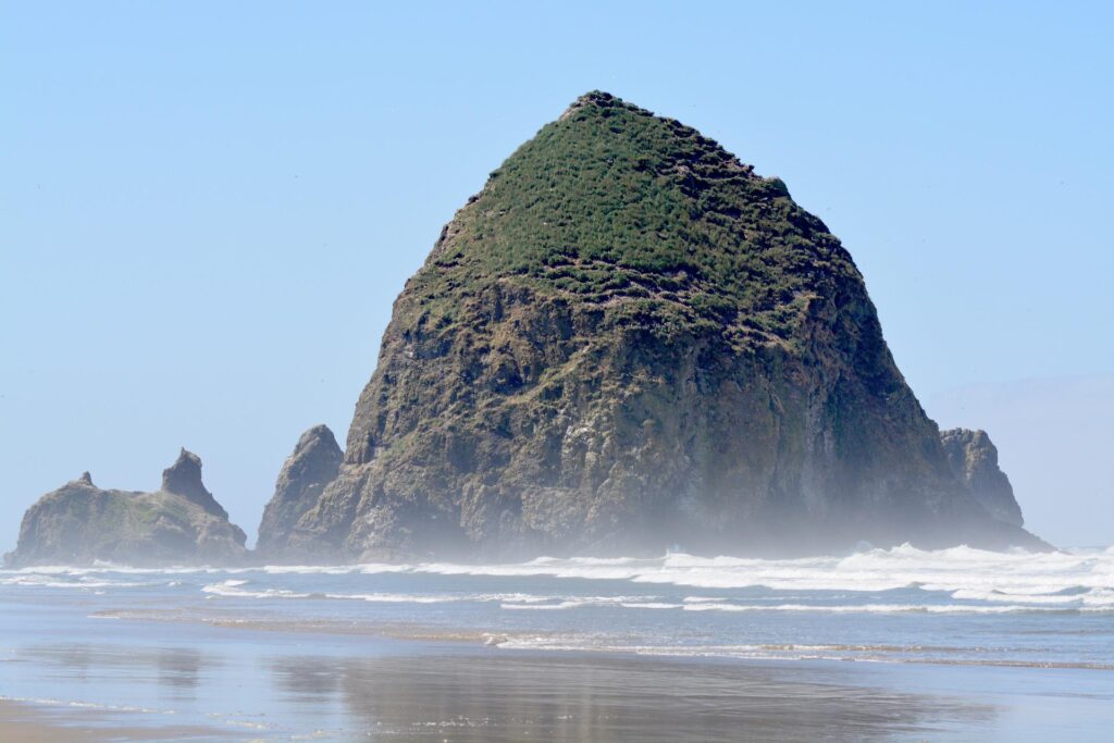 cannon beach Haystack Rock